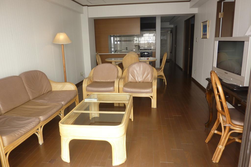 Morimar Resort Hotel Yomitan Esterno foto