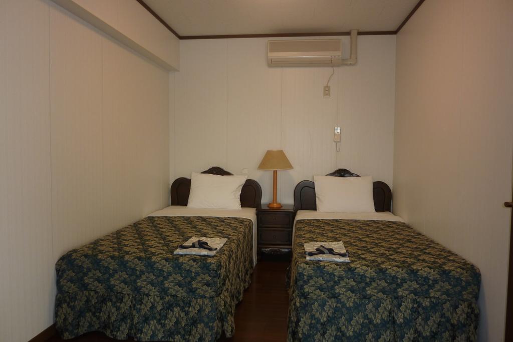 Morimar Resort Hotel Yomitan Esterno foto