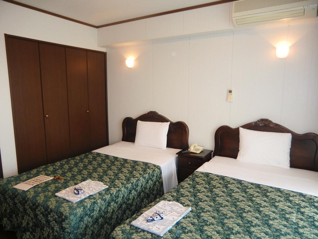 Morimar Resort Hotel Yomitan Esterno foto