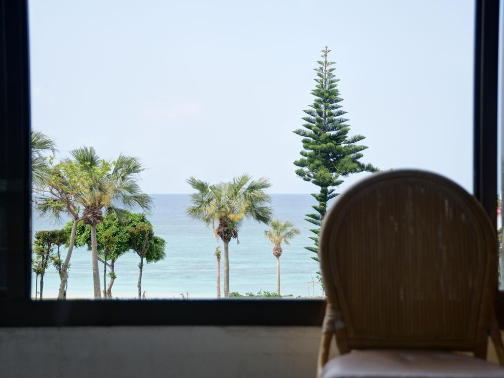 Morimar Resort Hotel Yomitan Esterno foto